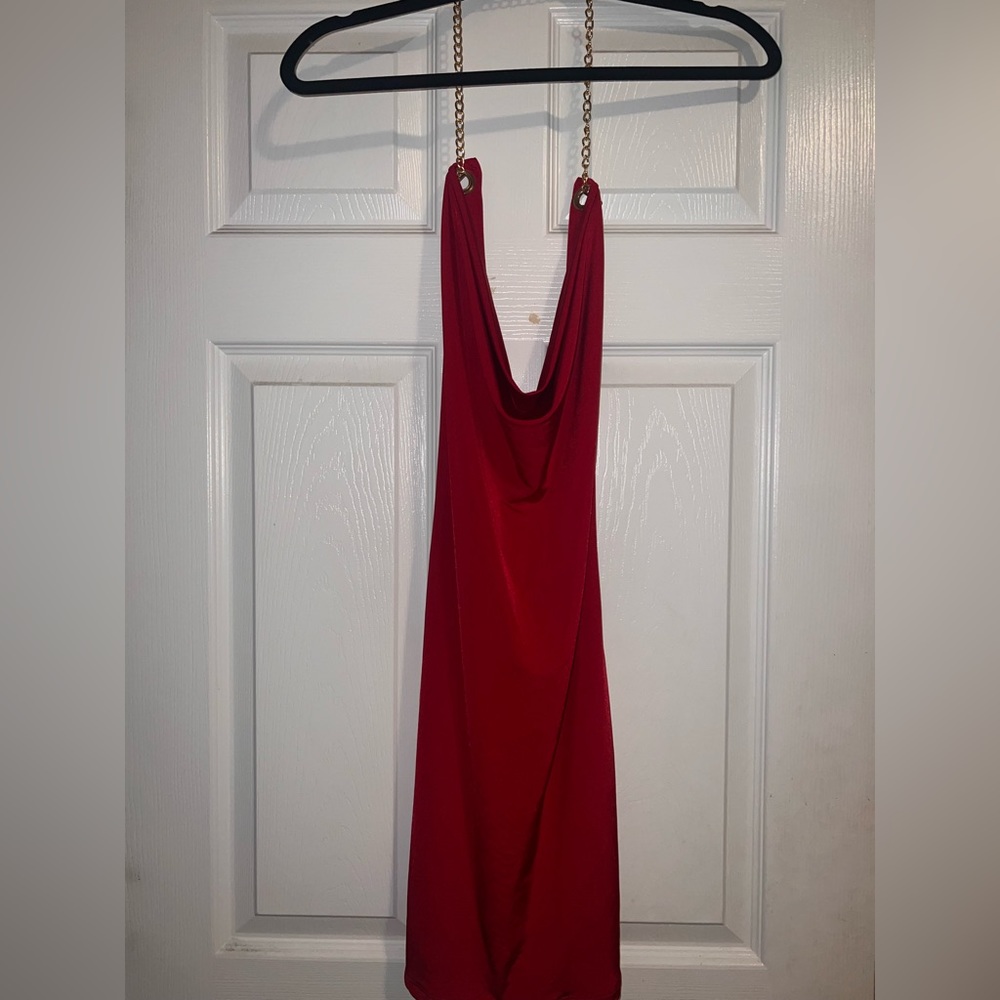 Red Loose Dress With Gold Chain Strap